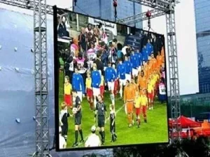 outdoor-led-display-Live-Streaming-and-Outdoor-Viewing