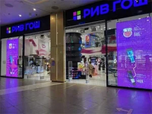 transparent-led-window-display-Shopping-Malls