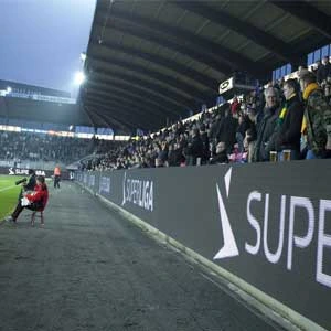 stadium-perimeter-led-display
