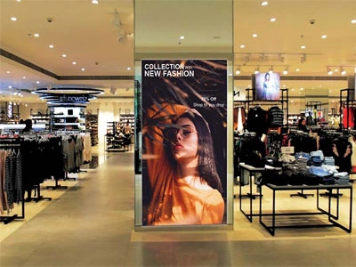 shopping-mall-led-display---Store-Interior